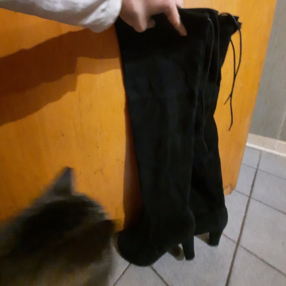 Vegan Suede Black Knee-high heeled Boots (size 7)